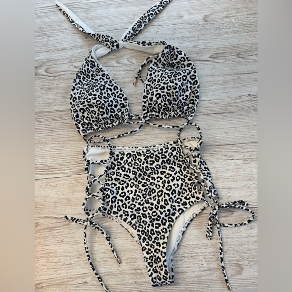 Buffbunny Santorini White/Black Leopard Bikini Set Top M Bottoms S